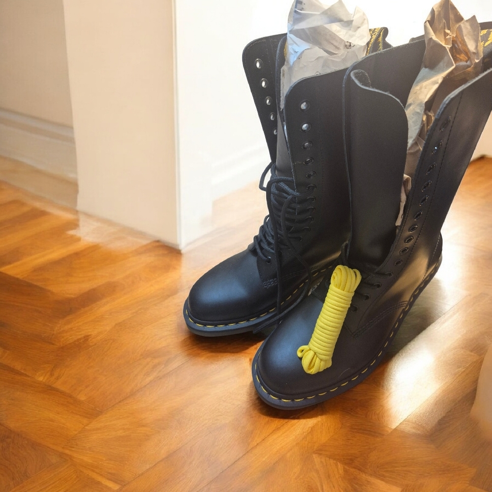Doc Martens Black Leather Calf Lace-Up Boots, New no Box Grunge 90s Goth - Picture 6 of 7